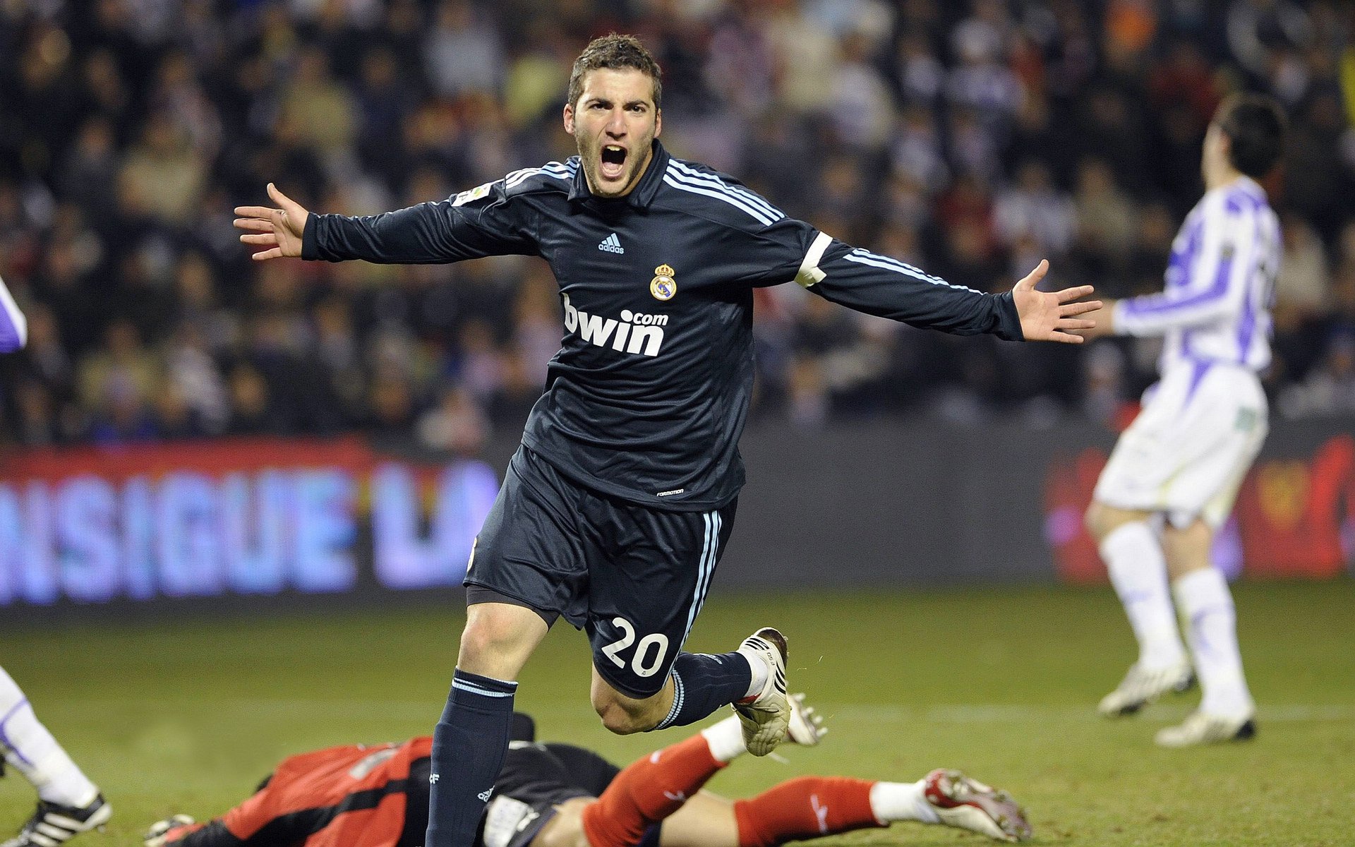 卡利亚里队士气高涨，马德里竞技扼腕叹息，卡利亚里主力阵容