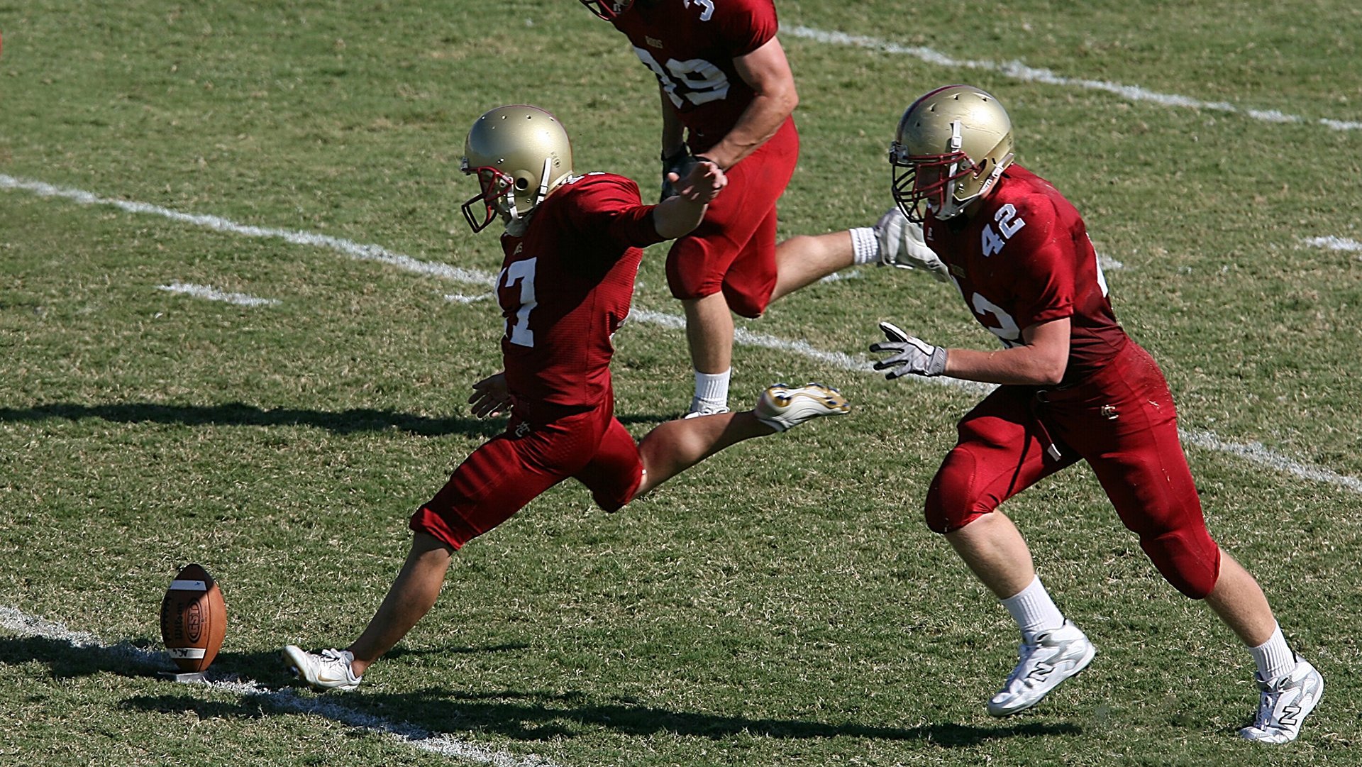 城市夜跑节：灯火阑珊中的运动狂欢，城市夜徒